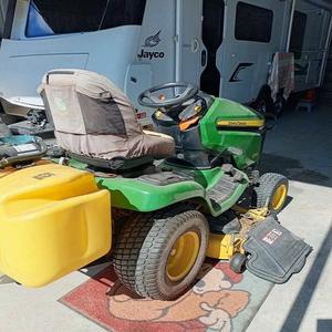 เครื่องตัดหญ้าแบบเดินตาม John Deer X950R รุ่น DIY เกรดเดียว สูบเดียว เครื่องยนต์ดีเซล 2 จังหวะ แบบไร้สาย ถังเก็บหญ้า 150 ลิตร ระบบปล่อยหญ้าด้านหลัง 28 แรงม้า - Product Image 4