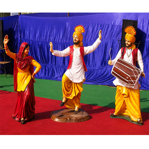Estatua de Fibra de Bhangra para Bodas Punjabi, Estatuas de Fibra Punjabi en Venta, Estatua de Equipo de Bhangra para Decoración de Hoteles, Novios Punjabi - Product Image 1