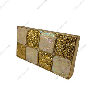 Pochette de soirée de luxe artisanale indienne en nacre avec motif en fil de laiton et pierre d'agate naturelle, pour elle - Product Image 3