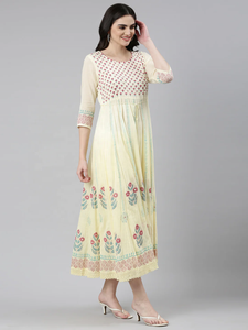 Vestido Maxi Artesanal de Algodón Bohemio para Mujer, con Estampados Florales Tradicionales Hechos a Mano, Estilo Indo-Occidental Anarkali - Product Image 2