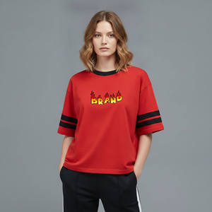 Camiseta de Manga Corta Roja para Mujer Talla Grande con Estampado de Logotipo de Llama, Cuello Redondo, Corte Holgado, Informal, 100% Algodón Transpirable - Product Image 4