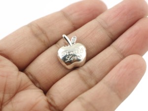 Pendentif Pomme Paix et Amour en Argent Sterling 925 Fait Main Collier Délicat - Product Image 6