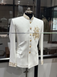 Costume Jodhpuri Royal Blanc pour Homme avec Broderie Main Éléphant Doré – Ensemble Premium de Mariage Bandhgala avec Pantalon Personnalisé - Product Image 6