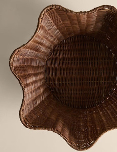 Elegante Frutero de Ratán Hecho a Mano con Diseño Festoneado para Hogares de Estilo Costero, Procedente de Vietnam - Product Image 4