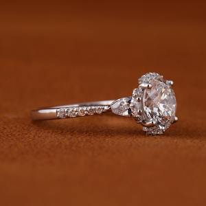 Anillo de compromiso con diamante cultivado en laboratorio, oro sólido de 14K, corte brillante redondo, engaste clásico con puntas, certificado IGI - Product Image 6