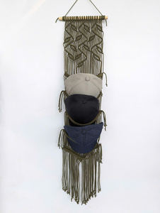 Soporte de pared para sombreros de macramé, organizador de almacenamiento bohemio de 5 niveles para gorras, algodón y plantas - Product Image 1