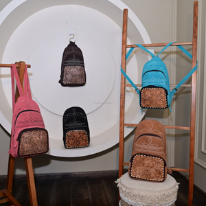 Gran oferta, bolso de pecho de cuero de gamuza turquesa con puntada de bota y mano occidental con mochila, bolsos cruzados florales para mujer - Product Image 4