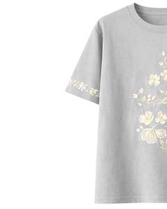 Camiseta Personalizada de Color Gris Claro con Estampado Floral para Mujer, Cuello Redondo de Algodón Suave, Manga Corta Informal, Top de Verano Ligero y Cómodo - Product Image 3