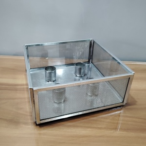 Support à bougies moderne et luxueux de conception artisanale avec côtés en maille de fer/verre et quatre supports pour bougies pour la décoration de la maison - Product Image 2
