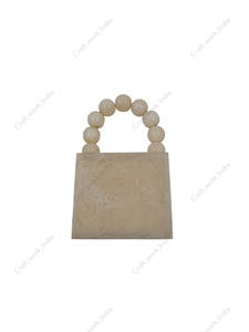 Pochette en résine effet marbre faite à la main avec poignée perlée, sac de soirée de luxe pour femme, création de designer - Product Image 5