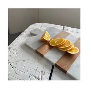 Planche à découper en marbre de haute qualité avec sangle en cuir, artisanat rond en pierre de marbre blanche - Product Image 3