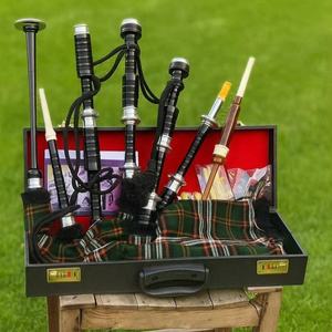 Obexa - Set completo de gaita de celtas escocesa Great Highland, chanter de palo de roble pulido, monturas plateadas, múltiples llaves, embalaje en caja de madera - Product Image 1