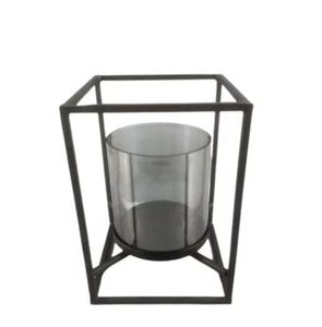 Portavelas de Lujo de Hierro y Vidrio Decorativo con Acabado en Lámina Plateada - Product Image 1