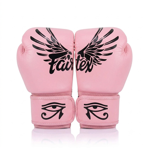 นวมชกมวยหนังวัวแท้ Fairtex สีเขียว พร้อมลายปีกทองและดวงตาแห่งฮอรัส แบบผูกเชือกที่ข้อมือ สำหรับผู้ใหญ่ - Product Image 6