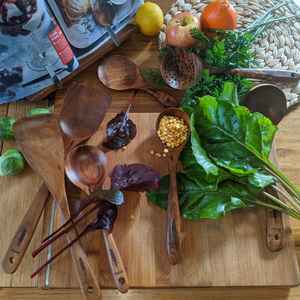 Juego de Utensilios de Cocina de Madera de Teca Modernos y Sencillos, Aptos para Lavavajillas - BINSADIQ CRAFTS - Product Image 2