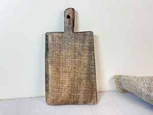 Tabla de cortar rectangular vintage de madera con asa, estilo rústico, primitivo, de madera maciza, para decoración de cocina, hogar y cafetería. - Product Image 2