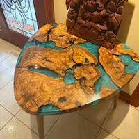 Mesa de Centro Personalizada de Madera de Olivo y Resina Epoxi: Mesa de Sofá Moderna de Estilo Rústico - Product Image 3