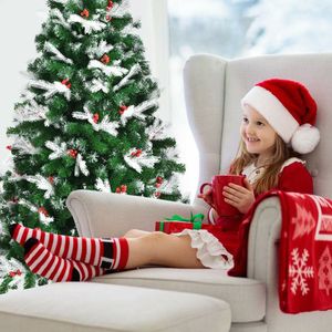 Albero di Natale Innevato con Punte Miste e Bacche Rosse, Design con Cerniere, Non Illuminato - Product Image 4