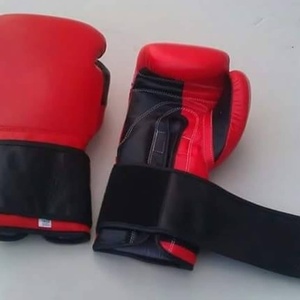 Guantes de Boxeo de Cuero Profesionales con Logotipo Personalizado, Cierre de Gancho y Bucle Impermeable para Entrenamiento de MMA/Kickboxing, Proveedor Mayorista - Product Image 5