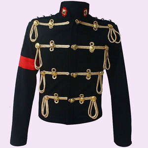 เสื้อแจ็คเก็ตฮุสซาร์สีดำวินเทจสำหรับผู้ชาย ผ้าฝ้าย 100% แต่งขอบสีแดง กระดุมสีเงิน ปกเสื้อตัดกัน แขนยาว ชุดเครื่องแบบพิธีการ - Product Image 3