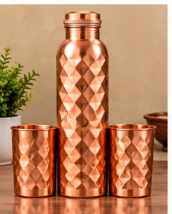 Juego de Botella de Agua de Cobre Artesanal con Tapa y Dos Tazas, Diseño Grabado de Montaña y Bosque, Termo para Camping - Product Image 2