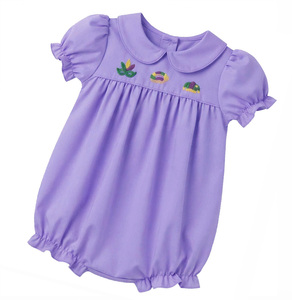 Nœuds français faits à la main, collection Mardi Gras. bulle de bébé. blanc avec des motifs mignons pour les enfants. - Product Image 5