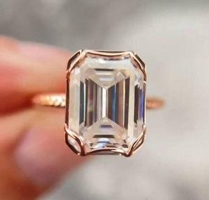 Anillo Solitario de Moissanita con Corte Esmeralda para Mujer, Plata 925 Original con Baño de Oro Rosa, Joyería Fina Premium, Regalo para Ella - Product Image 1