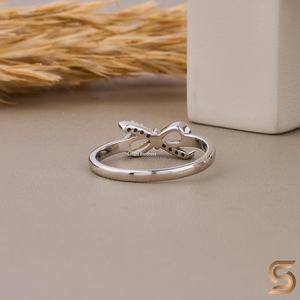 Anillo delicado de oro blanco de 10K con nudo de lazo, anillo minimalista con pavé de moissanita, anillo apilable de promesa para uso diario - Product Image 5