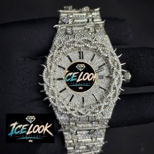 Montre mécanique Ice Look avec incrustation de cristaux, bracelet en métal, style diamant, bijou de poignet élégant - Product Image 1
