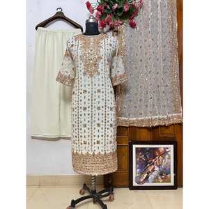 Robes de soirée de créateur, ensemble haut, bas et dupatta pour les occasions spéciales - Product Image 1