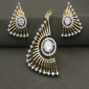 Ensemble collier et boucles d'oreilles de créateur, finition or blanc de qualité supérieure, pour mariage, collection pour femmes. - Product Image 2
