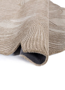 Tapis de luxe moderne tissé à la main, forme irrégulière, à poils longs et courts, avec une brillance douce, sur mesure pour salon, fabriqué en Inde - Product Image 3