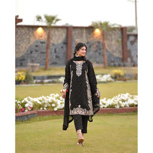 Top-Bottom y Dupatta Set de diseñador para mujer con bordado y Moti Work remachado - Product Image 5