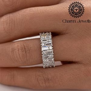 Bague de fiançailles en moissanite taille coussin motif floral Charm Jewells, en argent 925, sertie à griffes, style classique pour femme, certifiée IGI, couleur or - Product Image 2