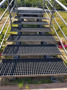 Escalier en PRV ignifuge résistant à la chaleur, escalier de sécurité en fibre de verre pour raffineries, centrales électriques et installations industrielles - Product Image 5