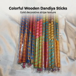 Par de Palos Redondos de Madera Coloridos para Bailar Dandiya en Navratri, Diwali, Eid, Fiestas de Graduación - Accesorios para Bailar Garba al Aire Libre, Color Dorado - Product Image 3