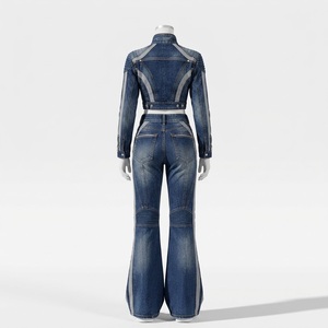 Ensemble deux pièces en jean bleu pour femme : veste courte style motard et jean rayé à jambe large – Vêtements de mode streetwear personnalisés en gros - Product Image 4