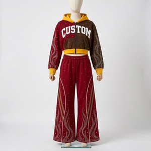 Conjunto Deportivo Personalizado de Moda en Tela 100% Algodón con Sudadera Corta con Cremallera y Bloques de Color y Pantalones Anchos con Pedrería Premium - Product Image 2