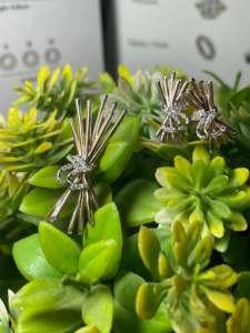 Conjunto de Joyería de Lujo con Colgante y Aretes con Incrustaciones de Diamantes Modernos en Oro Rosa para Mujer - Regalo para Fiesta, Compromiso y Aniversario - Product Image 3