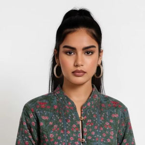 Veste Bohème Matelassée en Coton Doux et Respirant avec Broderie Imprimée Flock et Motifs Floraux Verts – Confortable et Écologique pour l'Hiver - Product Image 1