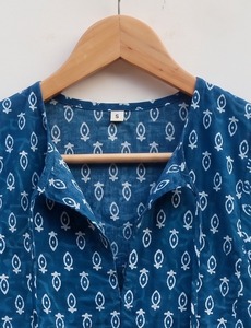 เสื้อผู้หญิงผ้าฝ้าย 100% ลายบาติกพิมพ์ลายดอกไม้ สไตล์ชาติพันธุ์อินเดีย เสื้อกล้ามลูกไม้ คอลเลคชั่นฤดูร้อน ขายส่ง - Product Image 6