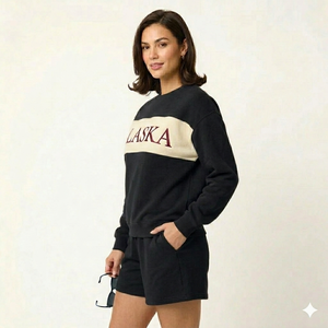 เสื้อคอเต่าผู้หญิงสุดอินเทรนด์พร้อมกางเกงขาสั้นเข้าชุด ดีไซน์ผ้าเนื้อนุ่มพลิ้วสบาย สวมใส่สบายแบบลำลองทันสมัย - Product Image 1