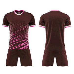 Dernier design de maillot de football pour hommes avec manches courtes, taille personnalisée, vêtements de sport, ensemble de maillots de football aux tarifs les plus bas, fabrication en usine - Product Image 6