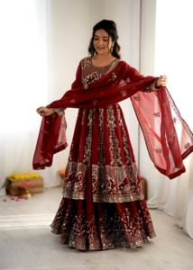 Conjunto de Lehenga y Dupatta para Mujer con Top de Algodón Micro Pesado, Seda Crujiente y Bordado Intenso con Lentejuelas y Mangas - Product Image 6