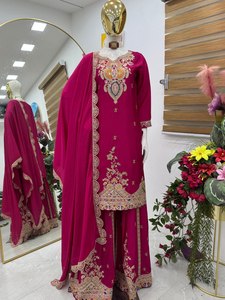 Costume Anarkali Salwar Kameez pour femmes, tissu modal, auto-brodé, rose vif, tenue de fête et de mariage - Product Image 1