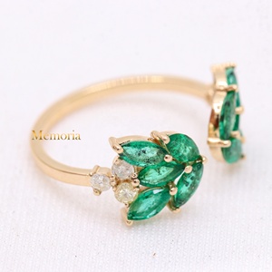 แหวนทองคำแท้ 14K ประดับมรกตธรรมชาติทรงมาร์คีส์ 1.60 กะรัต พร้อมเพชร ดีไซน์เปิดวงแหวน ขายส่ง เครื่องประดับชั้นดี Memoria Jewels - Product Image 2