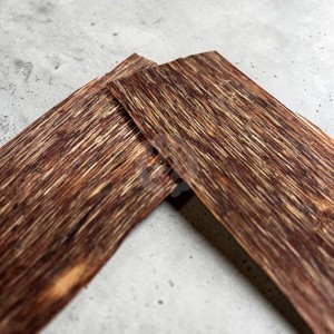 Oud Plano Hecho a Mano de la Mejor Calidad, de Una Sola Pieza, Madera de Agar de Vietnam, Aroma Dulce Superior, Orgánico OCK3 Bakhoor - Product Image 1