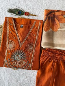 Ensemble Salwar Kameez au design attrayant en soie véritable lourde avec broderies, vêtements indiens et pakistanais - Product Image 6