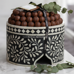 Présentoir à Gâteaux Carré Noir et Blanc Fait Main en Os Incrusté, de Luxe, par Royal Artisans – Plateau Écologique pour Pâtisseries et Biscuits - Product Image 4