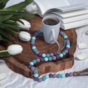 Guirlande de perles en bois colorées avec pompon pour la décoration de la maison - Product Image 6
